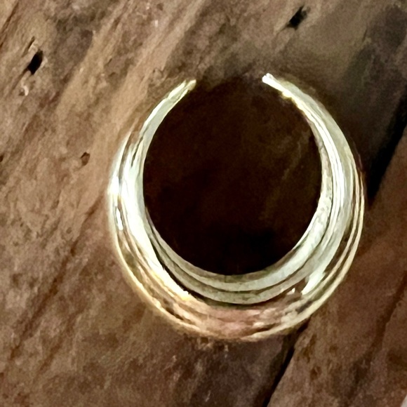 NEW PRETTY BIRD Gold Adjustable Statement Ring - Picture 2 of 5